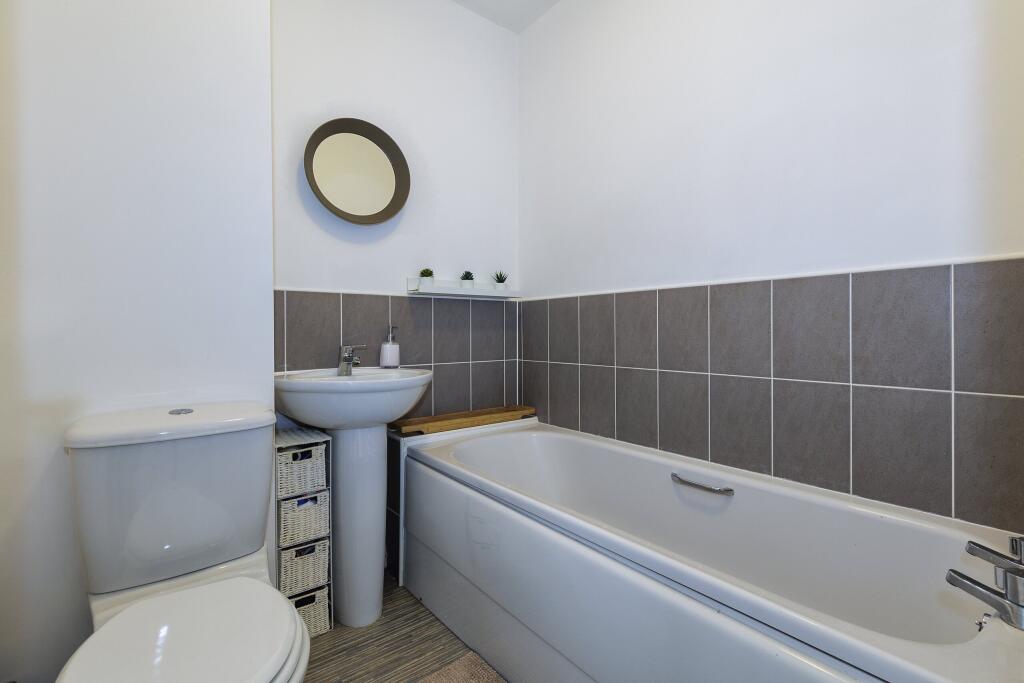 83 Garston cresent-29