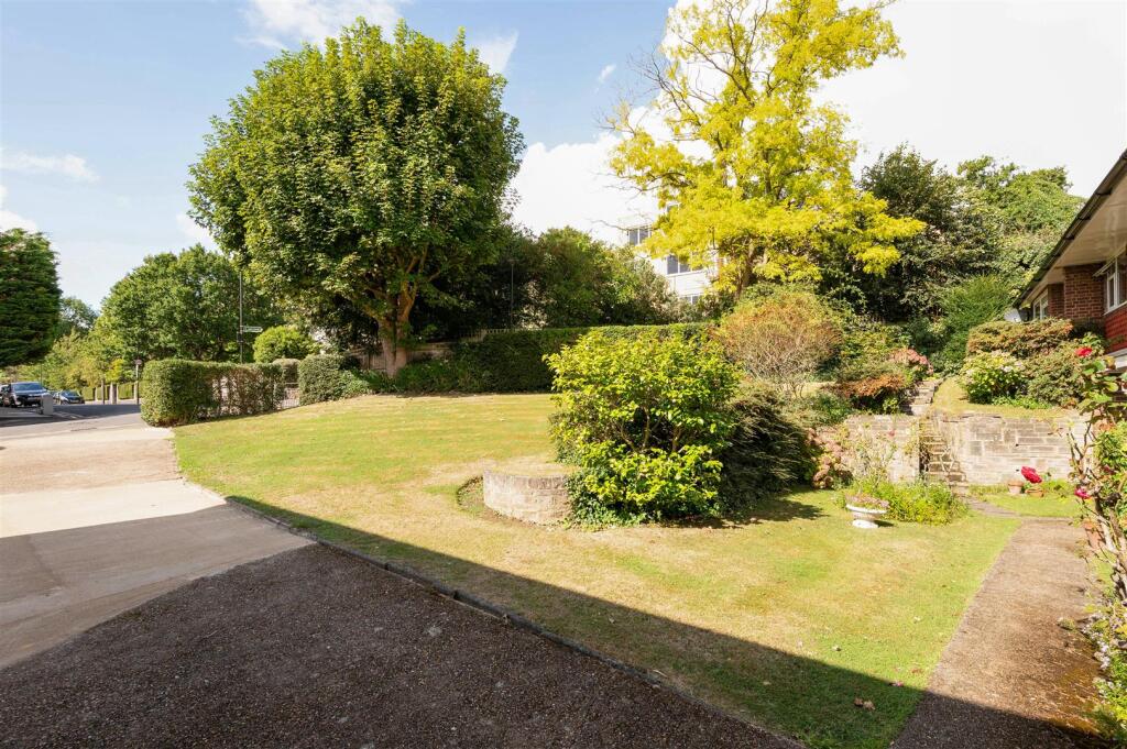 BUCKINGHAM COURT 1-EXTRA-3 copy.jpg