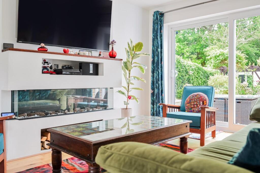 HEADLEY DRIVE (6).jpg