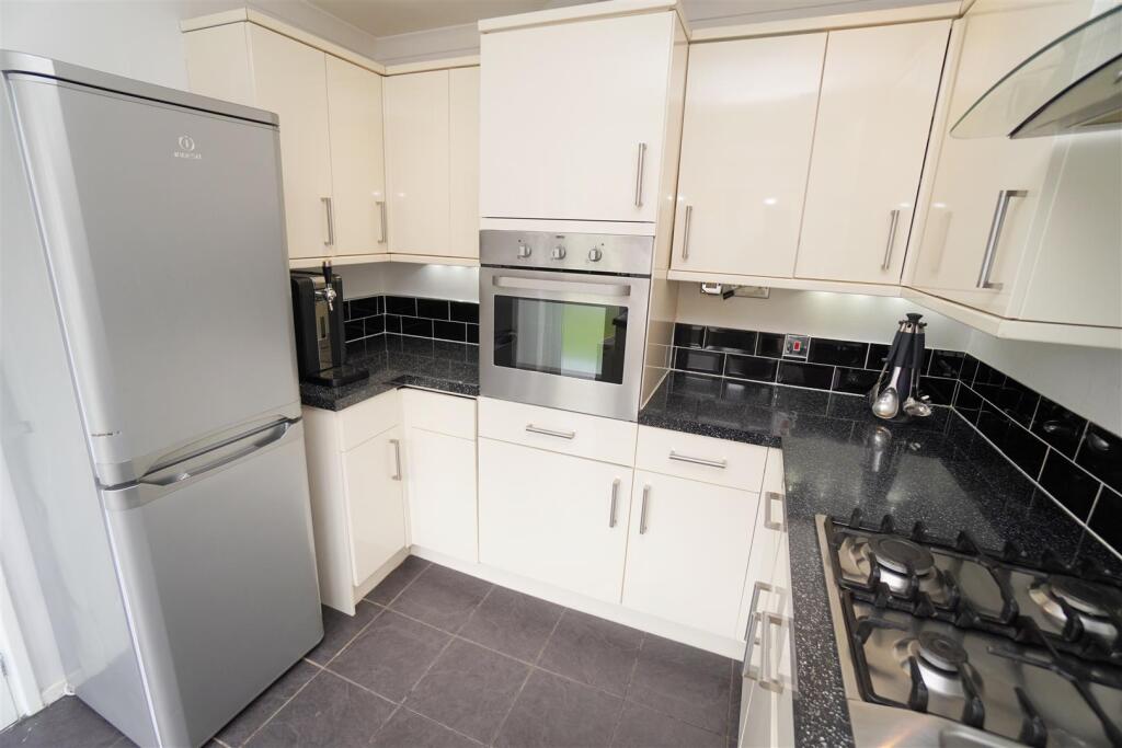 kitchen2.jpg