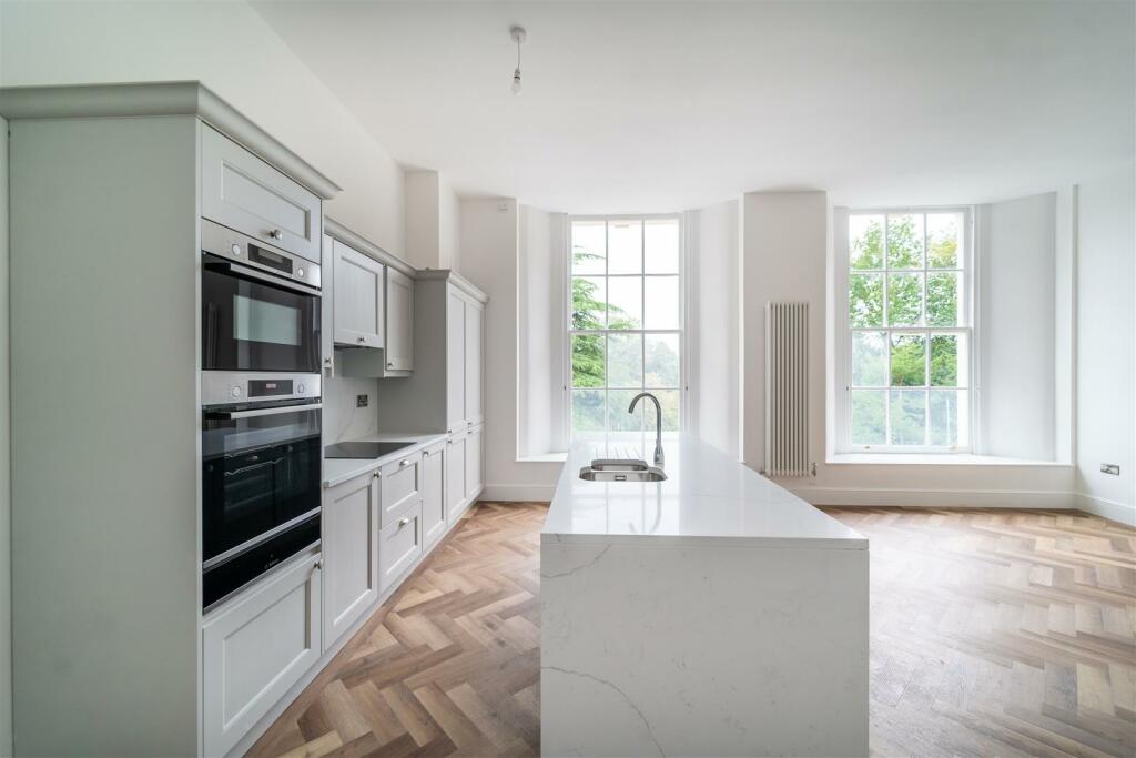 Apartment 8H-11.jpg