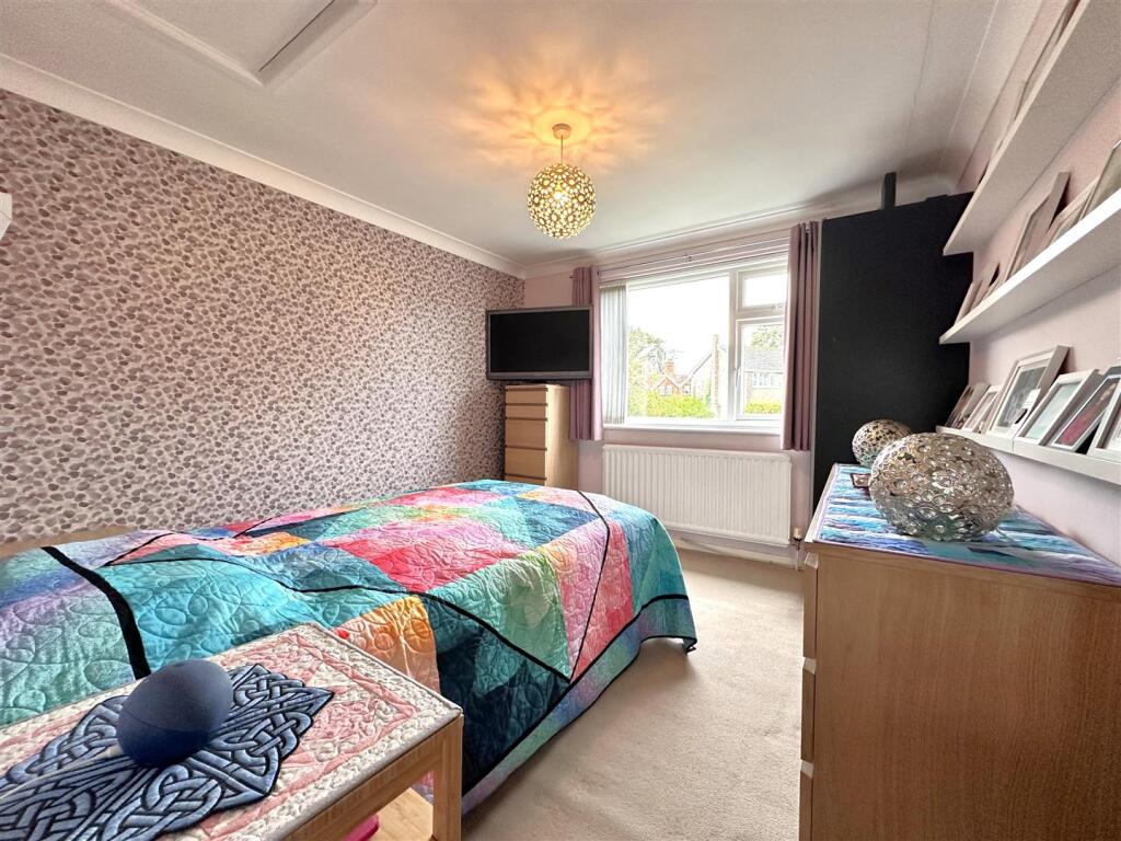 Second Bedroom 905