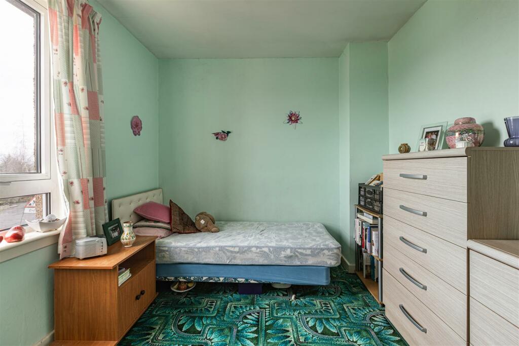 24 Roxburghe Place Newtown 21.JPG
