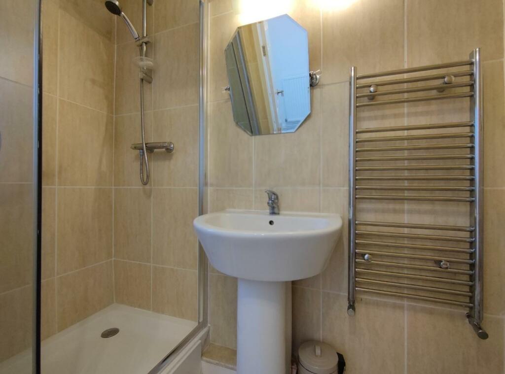 GF Shower Room