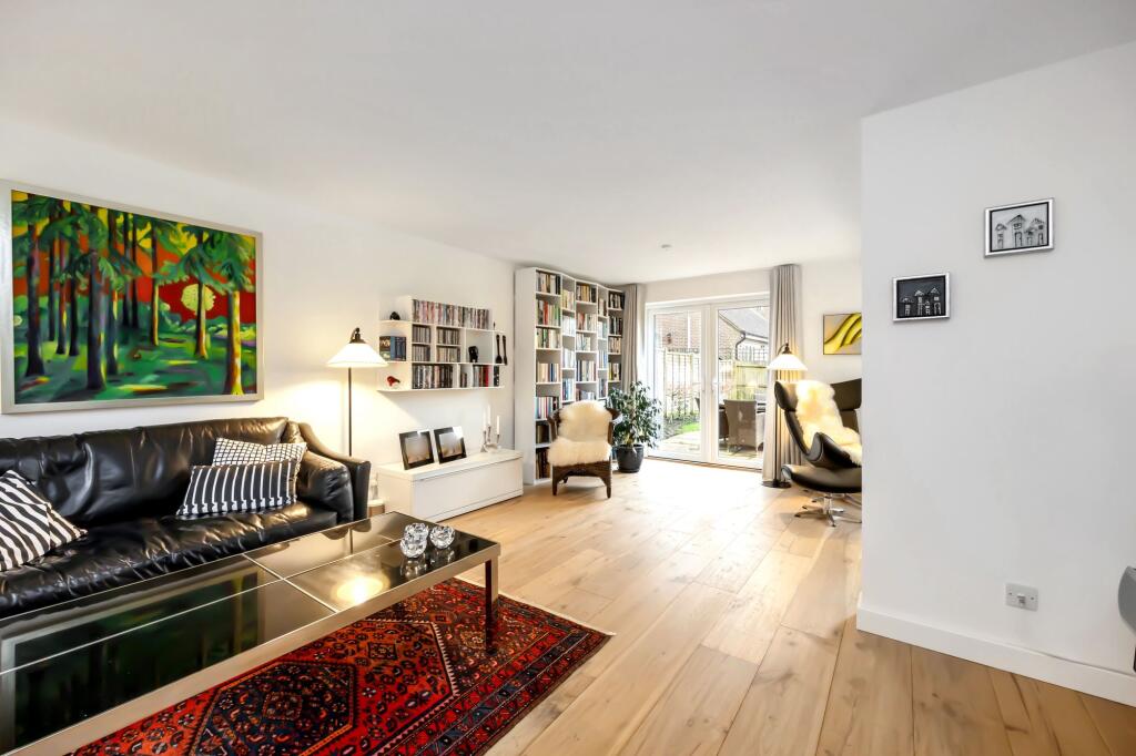 Kitchen / Living Area