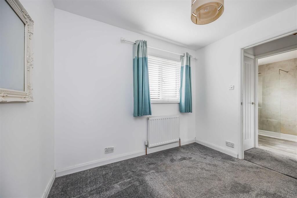 100 Fathoms Reach, Hayling Island-Small-PorticoMar