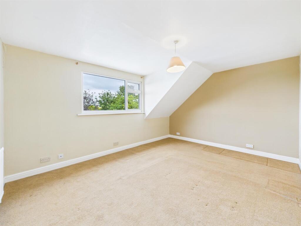 Bedroom: