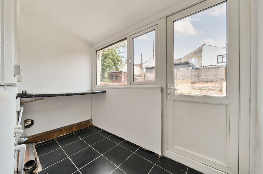 1306677-15-684189...