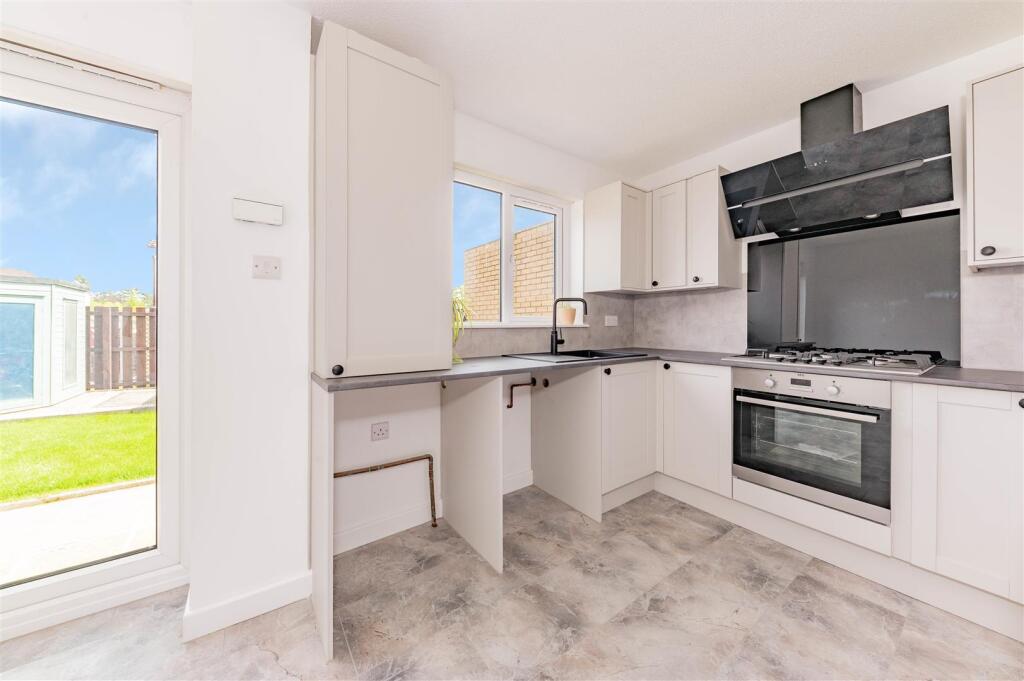 35 Myrtlehall Gardens Dundee-5.JPG