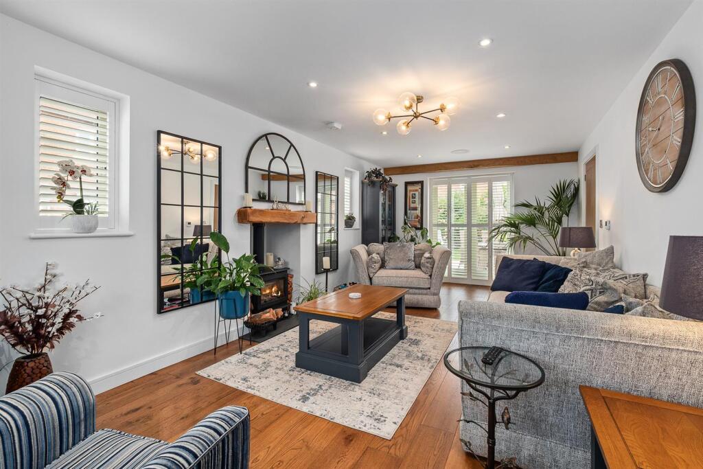 10 Shottery Green-3.jpg