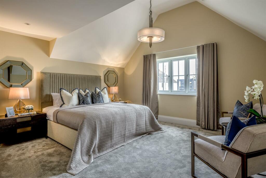 Master Bedroom.jpg