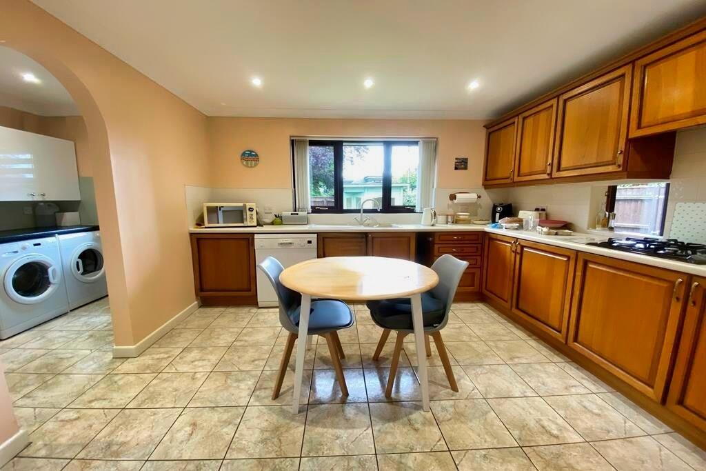 Kitchen/Breakfast Rm
