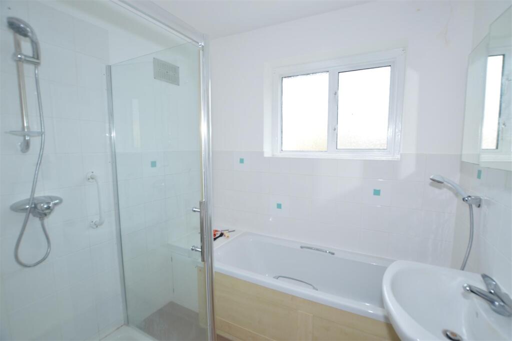 34 Whitton Dene bath.JPG