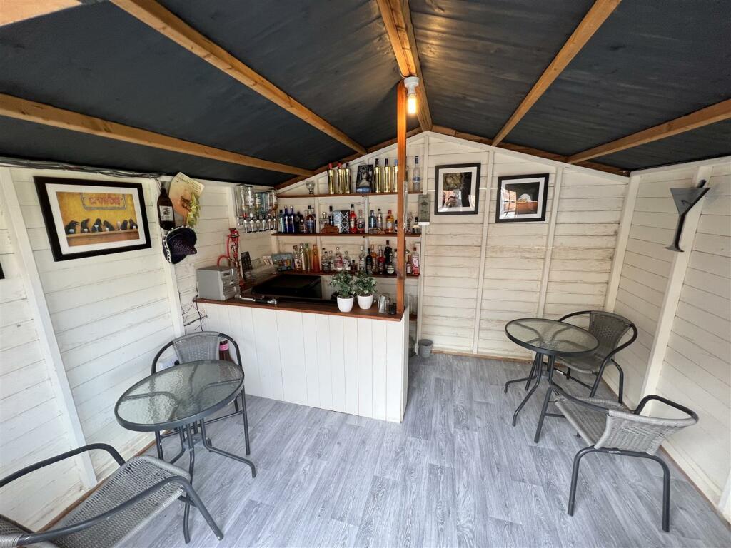 Garden Pub.JPG