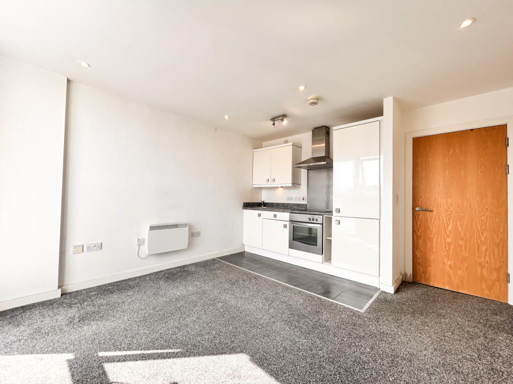 Contemporary Comfort at Linea Apartments with Sec