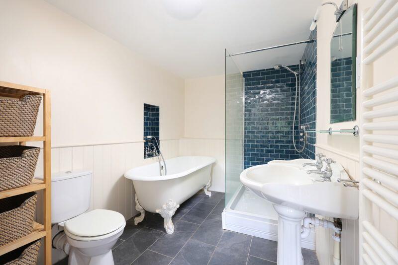 Ensuite