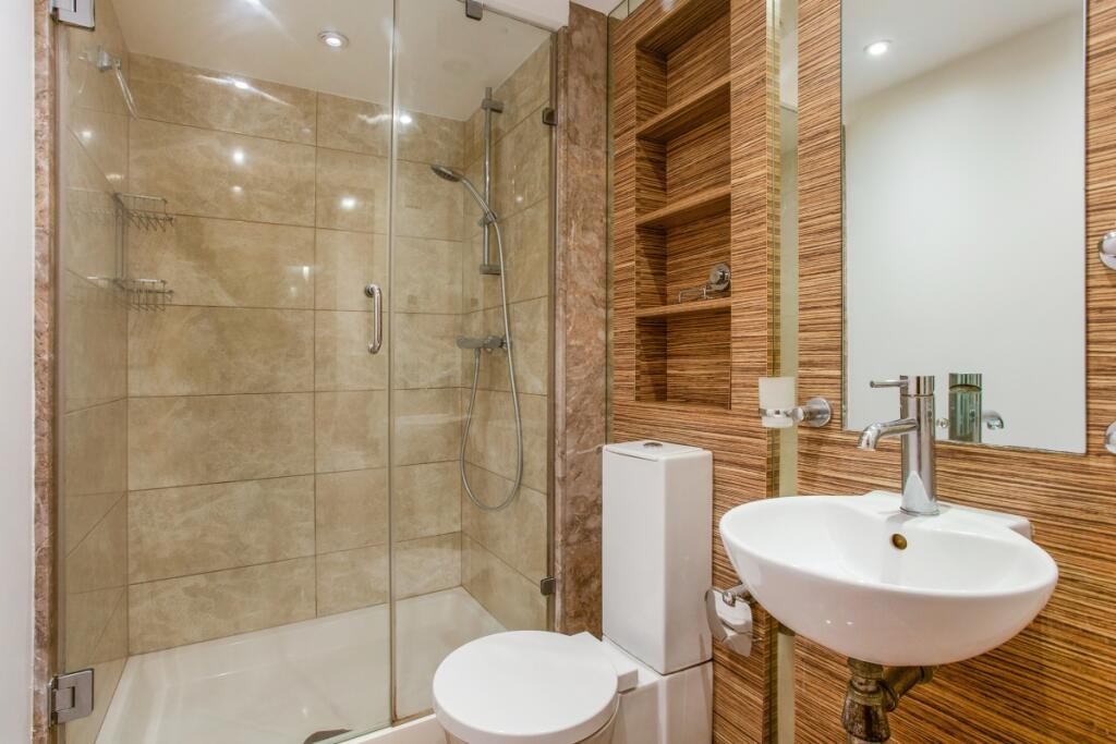 En Suite (2)