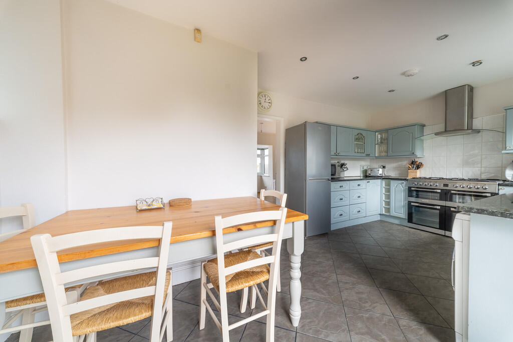 2 Wheatsheaf Lane...