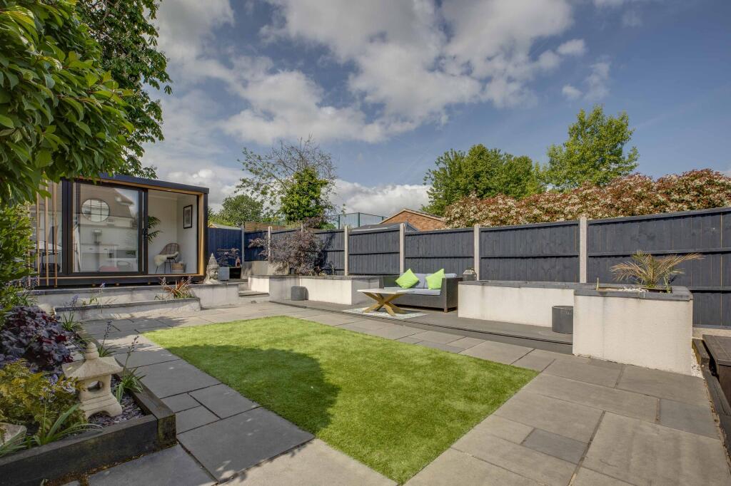 19 Trinity Avenue, SL7 3AL (LOW RES)-18