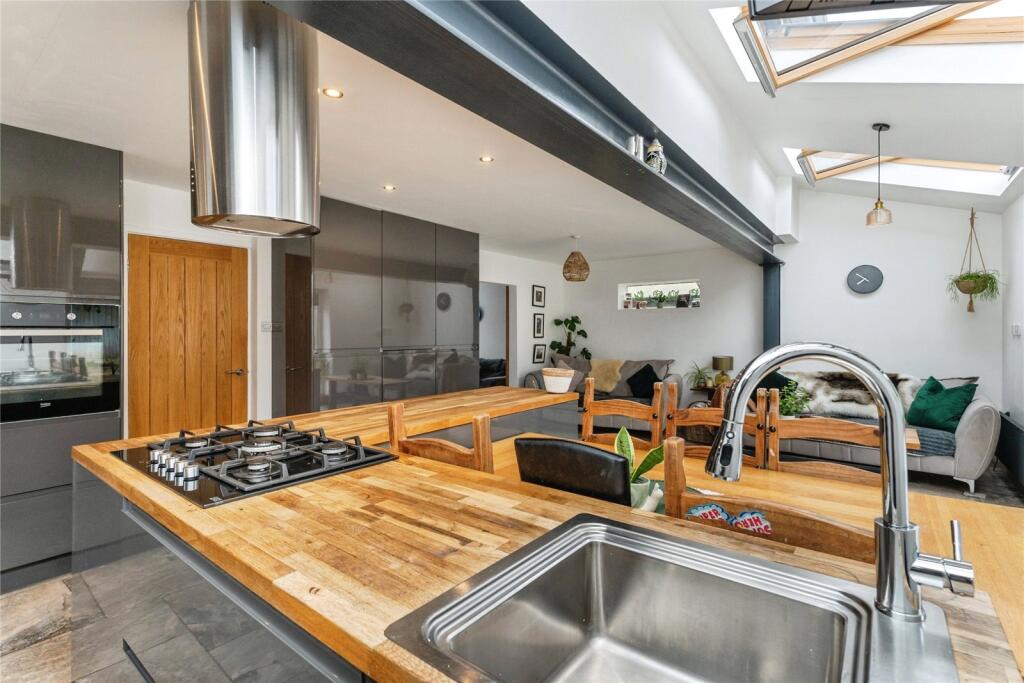 Kitchen/ Family Room