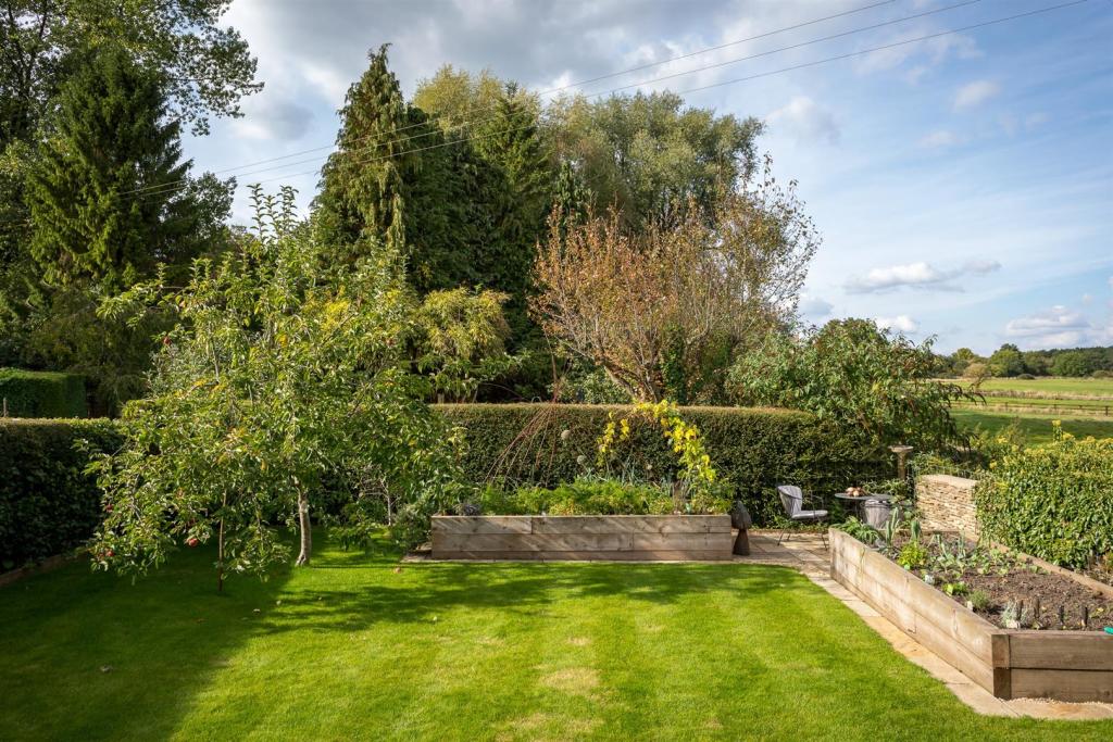 37 - St Anthony¿s Cottage - GL8 8TT - Web.jpg
