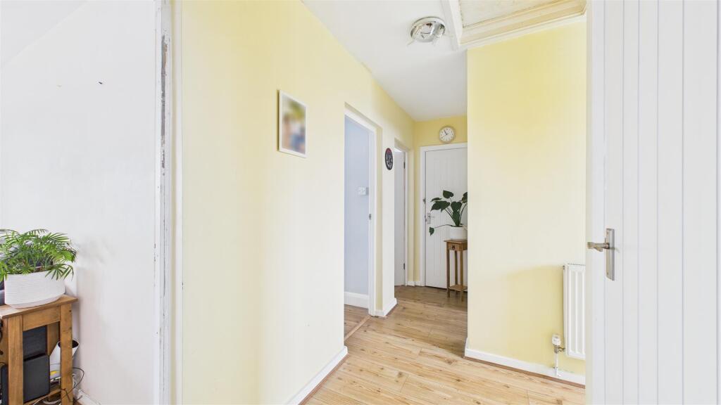 CAM05136G0-PR0031-STILL026.jpg