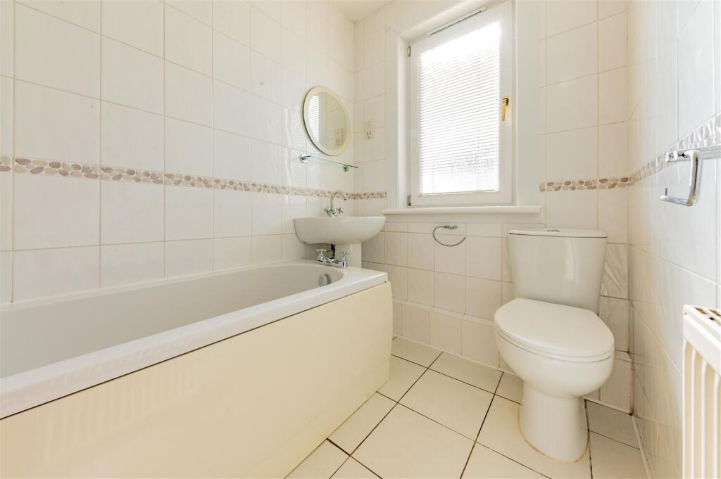 20 North Bank Street Monifieth-6.JPG