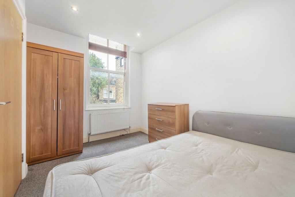 Bedroom 2 (2).jpg