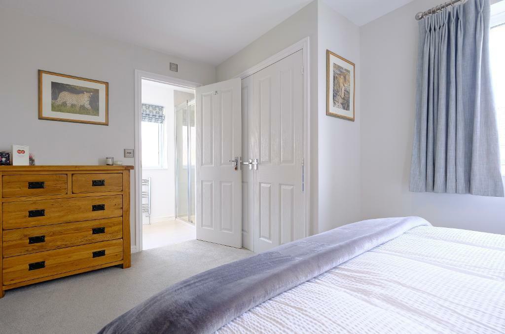 Main bedroom &amp; en suite shower room