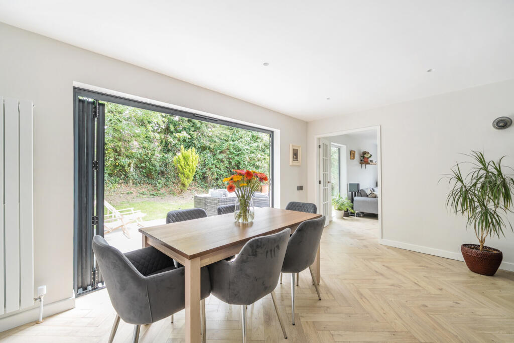 1312294-7-685bfe1...