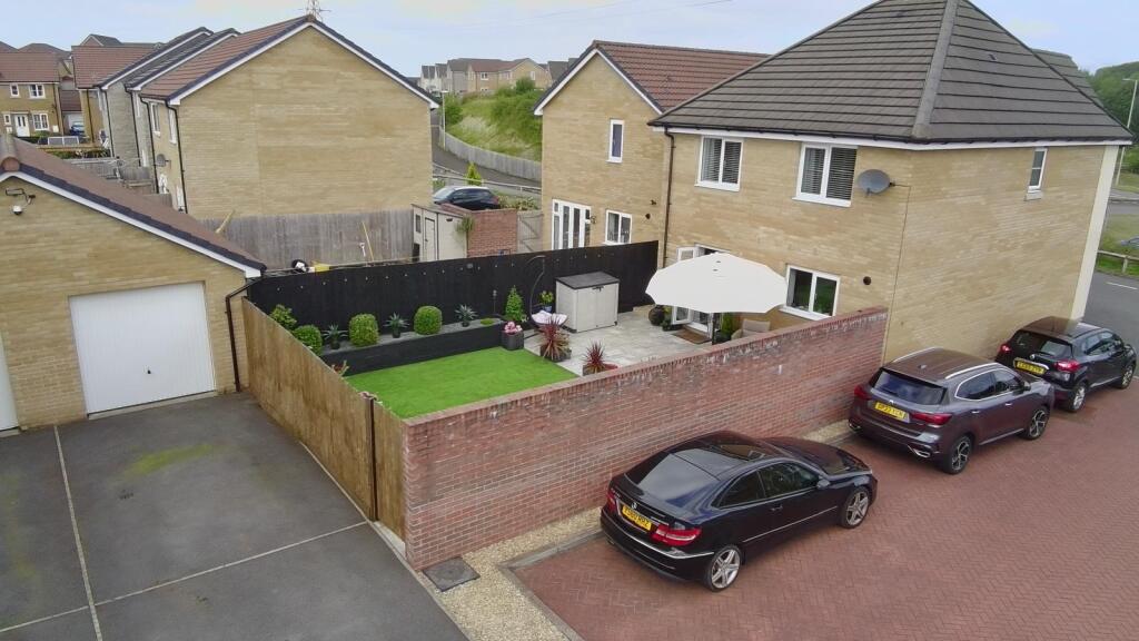 1f685cff-466b-4d44-a8b5-c27f81174792