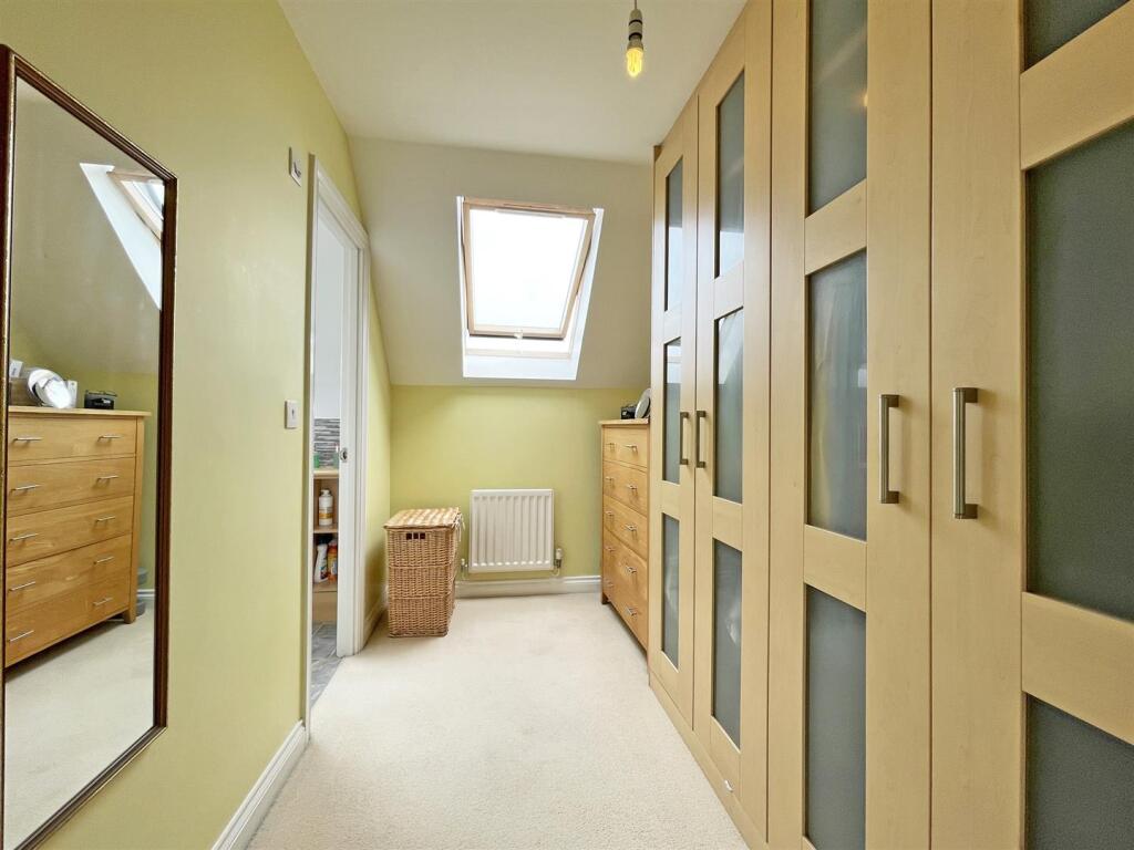 Renassiance Gardens 28 - Dressing.jpg