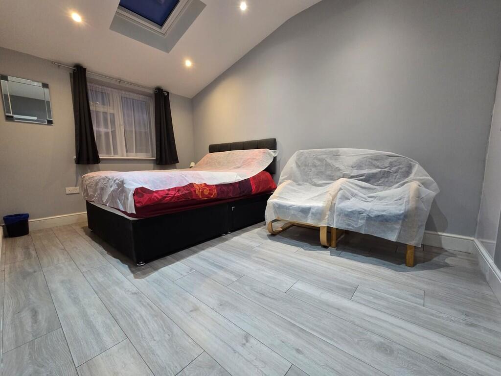 b670395a-ed48-4e6...