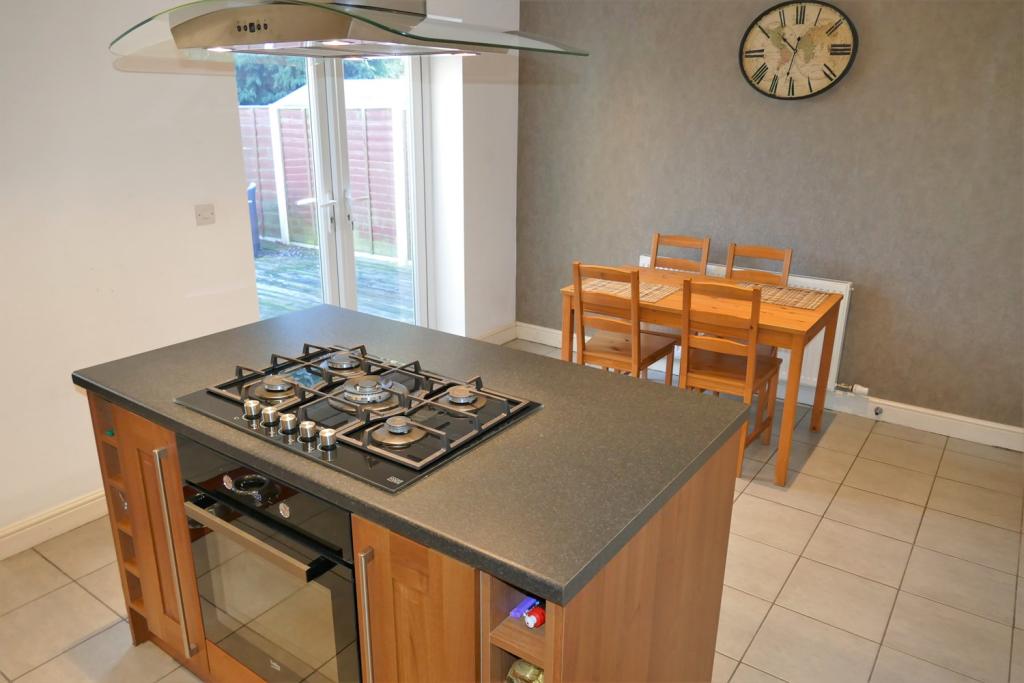 Dining Kitchen c