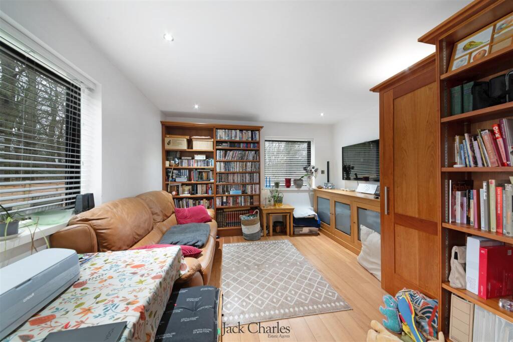 21 Greenacres-14.JPG