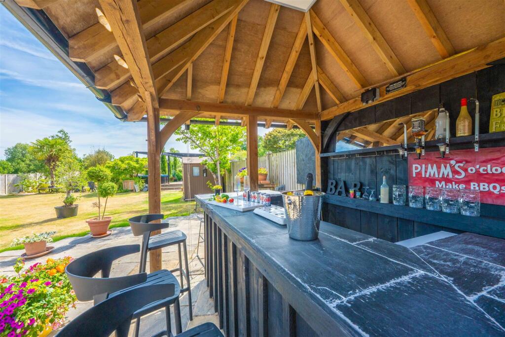 Outdoor Bar