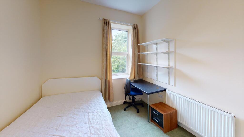 33-Spring-Hill-Road-Bedroom(8).jpg