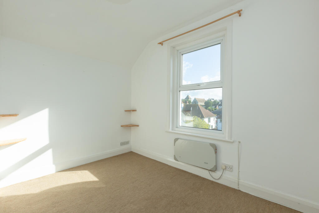 general Flat 3, 12 C