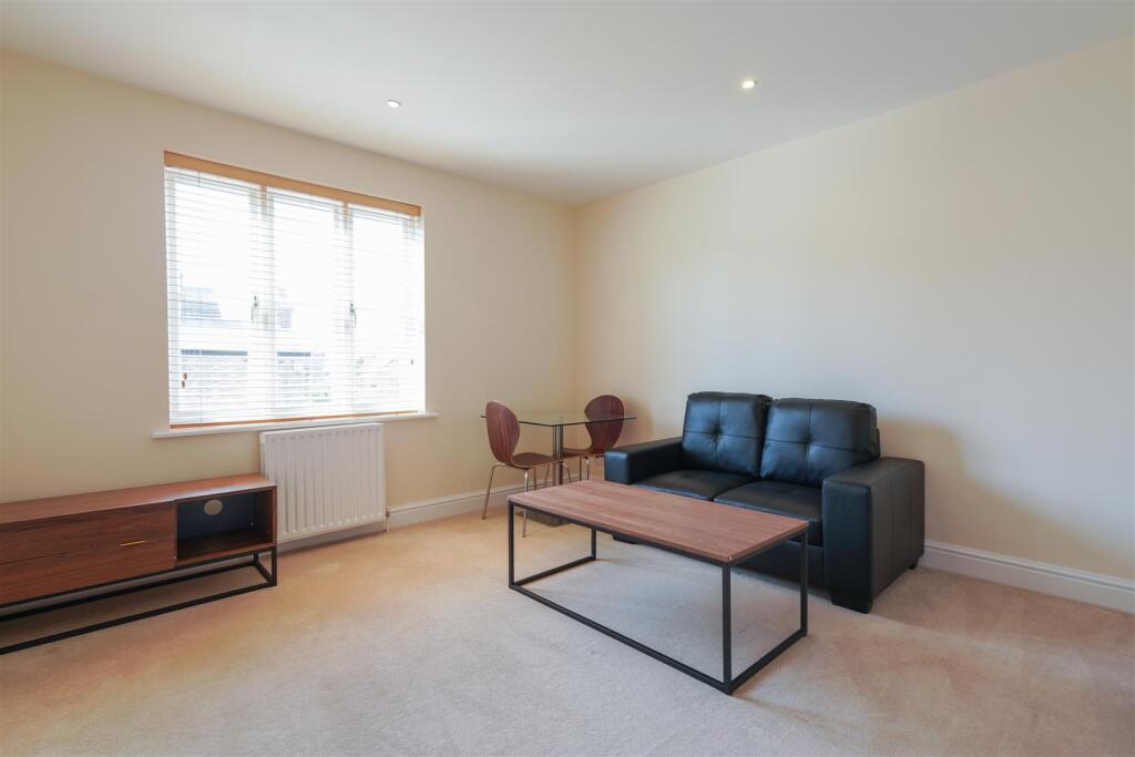 Flat 3 Grange House (3).jpg