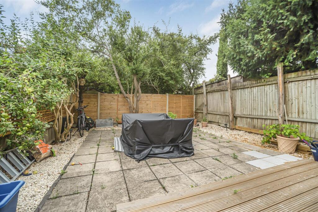 202507  d_London__SW14_7DZ-27.jpg