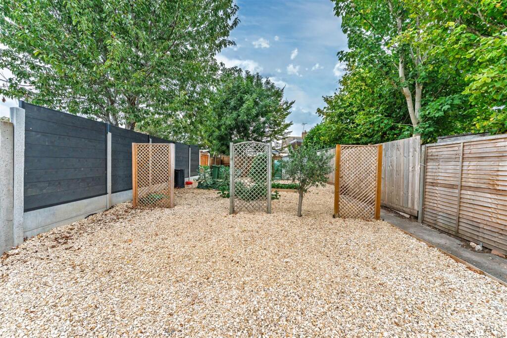 20 - rear of garden.jpeg