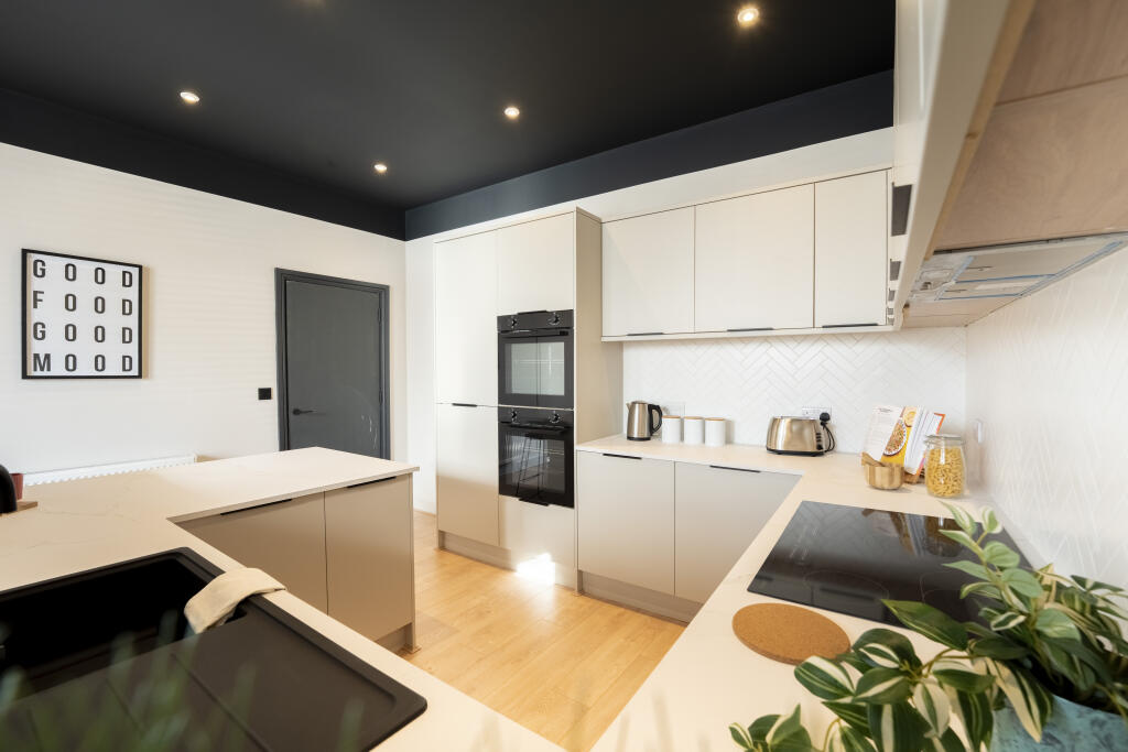 DaviesProperty-520StretfordRdPHOTOS-127.jpg