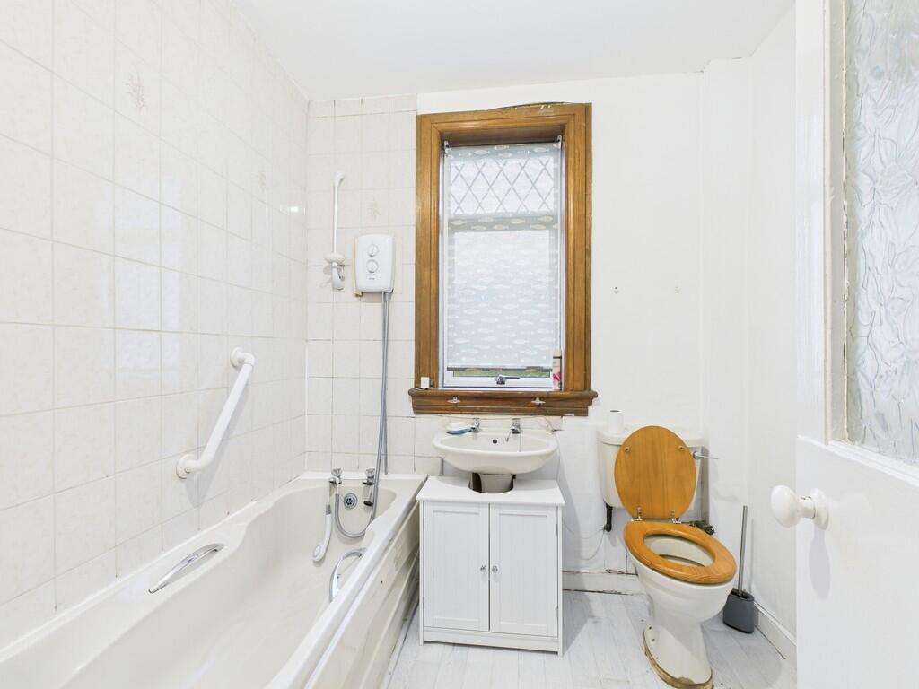 CAM05526G0-PR0053...