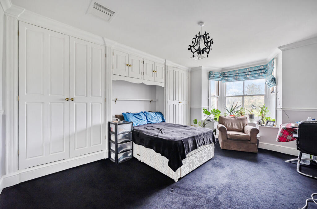 1374670-20-690e23...