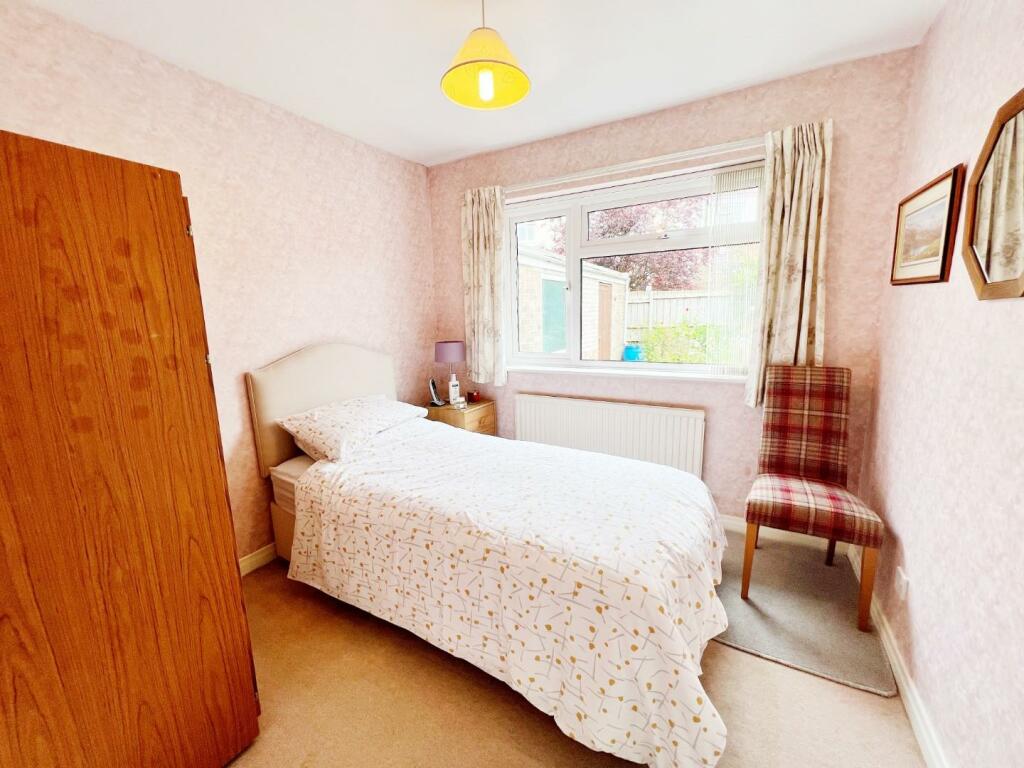 Bedroom 2 pic 1.jpg