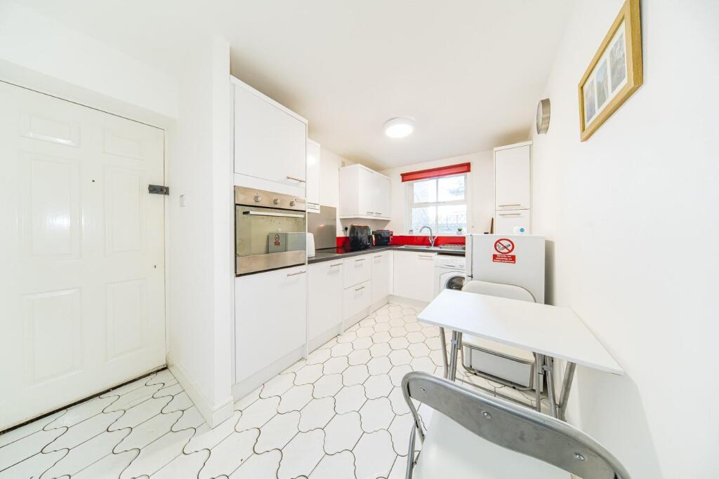 Flat 8 Derby Street kitchen.jpg