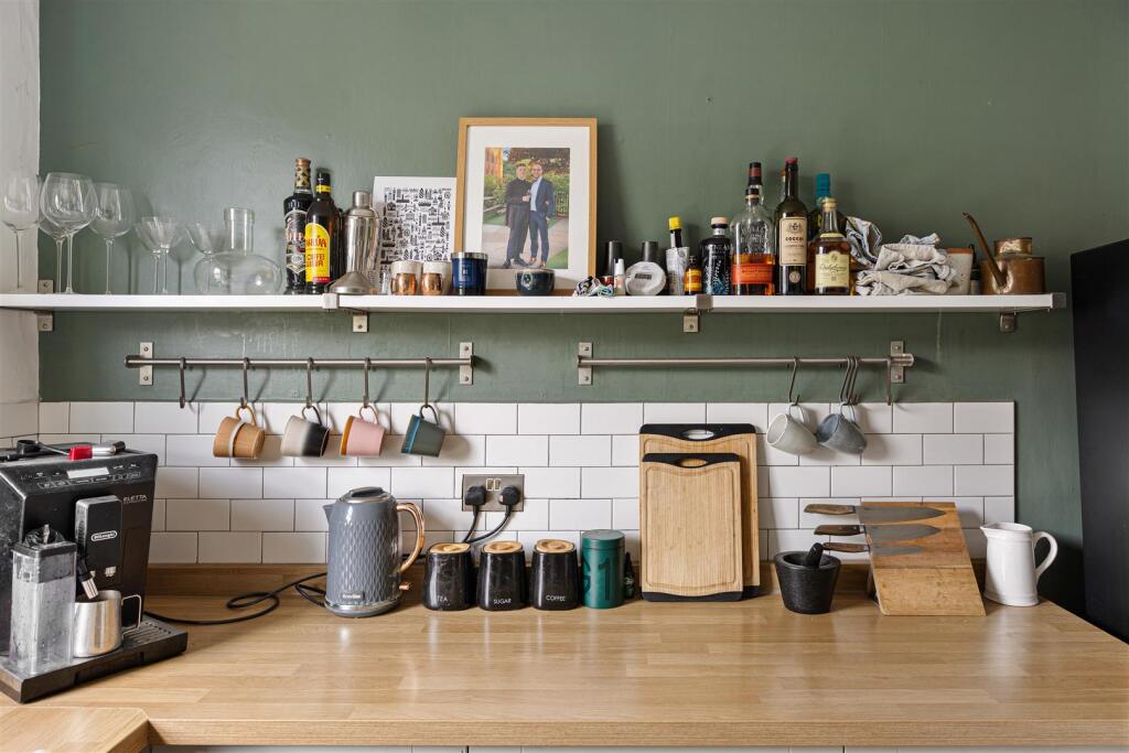 West Avenue Road, E17