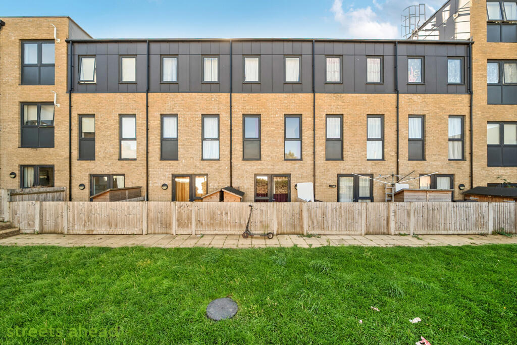 3af179fd-0ad8-466...