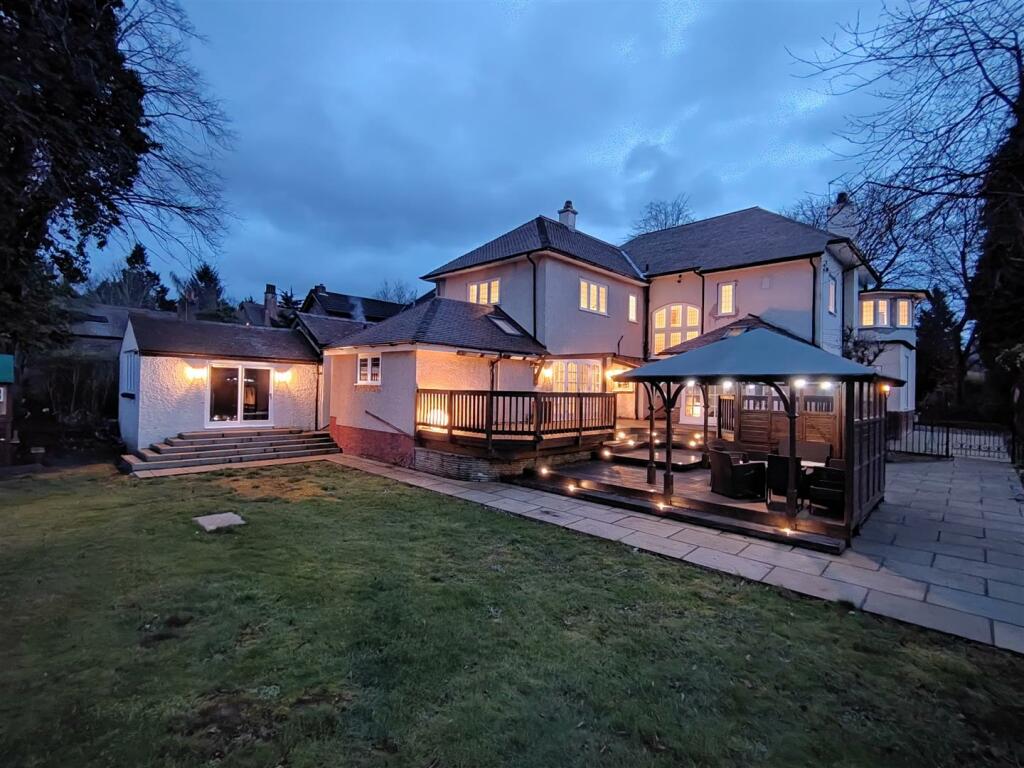 Rear Aspect (Night)