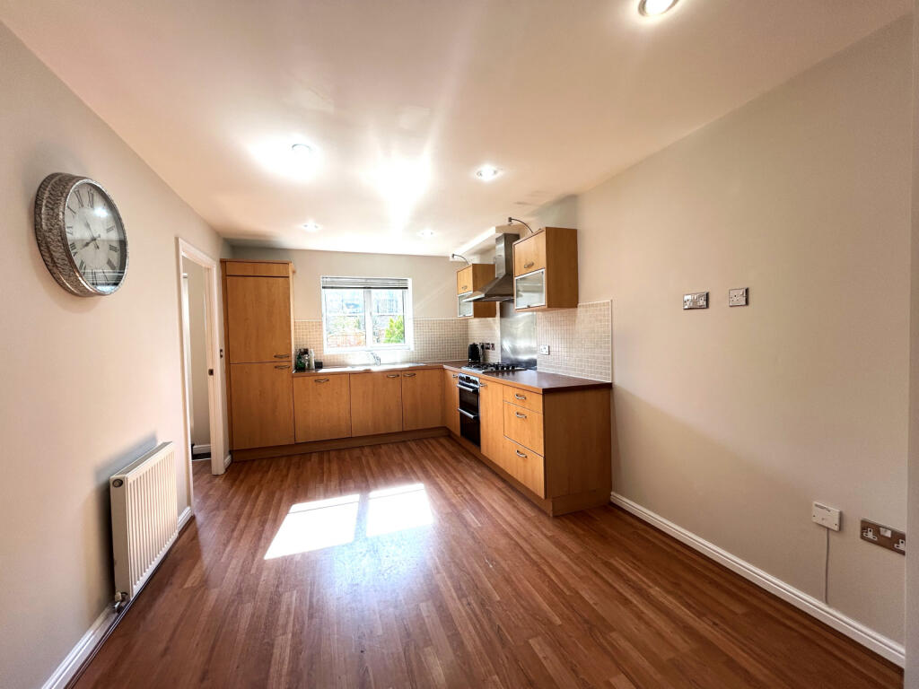 Dining/Kitchen